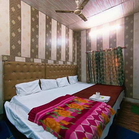 Hotel India Inn Walking Distance From Taj Mahal-- Rooftop Taj Mahal View Agra  Exterior photo