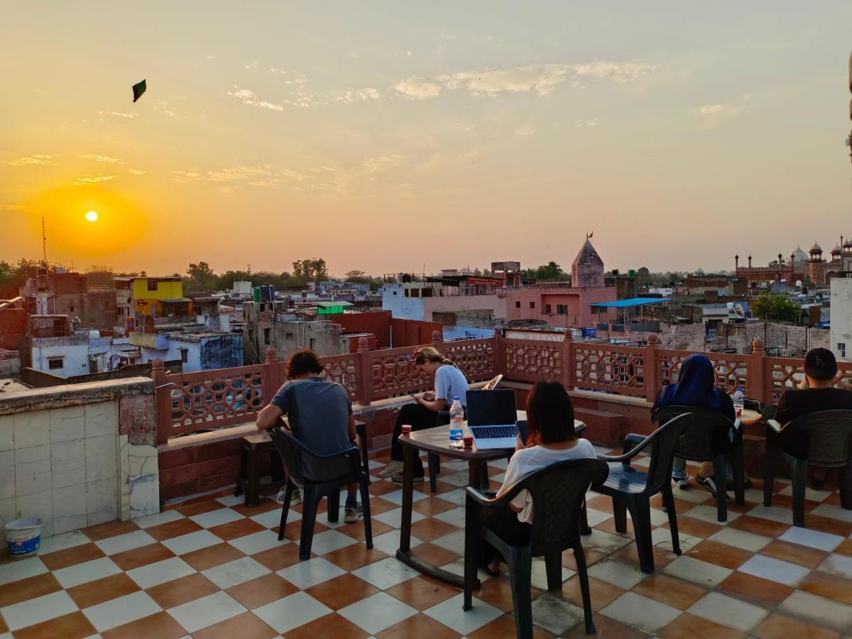 Hotel India Inn Walking Distance From Taj Mahal-- Rooftop Taj Mahal View Agra  Exterior photo
