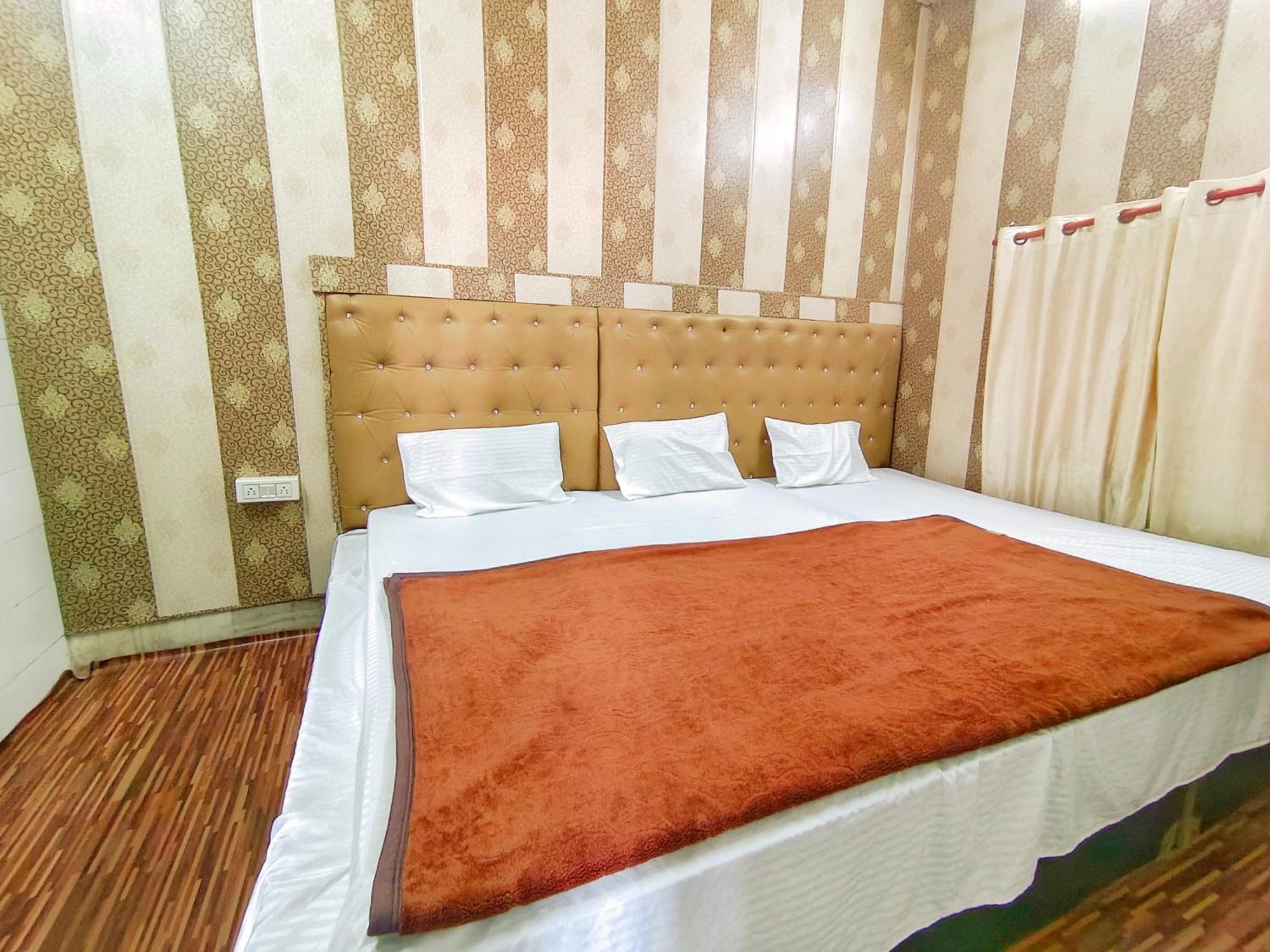 Hotel India Inn Walking Distance From Taj Mahal-- Rooftop Taj Mahal View Agra  Exterior photo