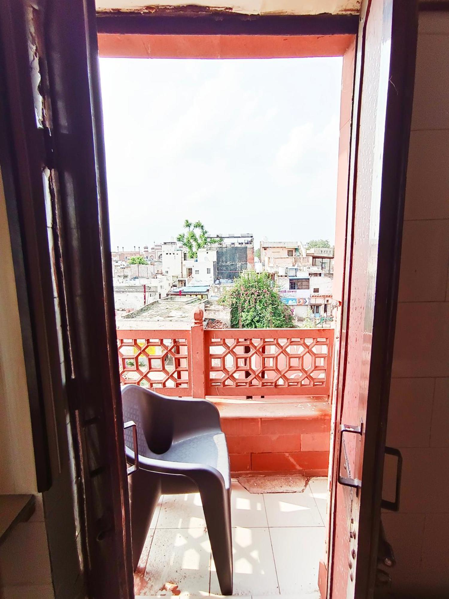 Hotel India Inn Walking Distance From Taj Mahal-- Rooftop Taj Mahal View Agra  Room photo